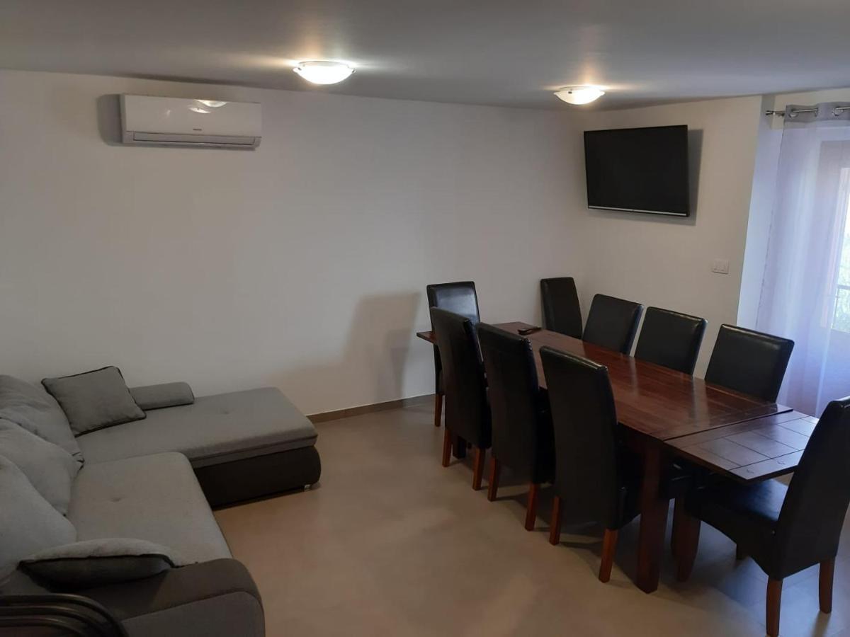 Ana Apartment